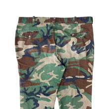 Load image into Gallery viewer, Vintage Camo L.L. Bean Pants
