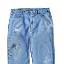 Load image into Gallery viewer, Vintage Levis 550 Thrashed Painter Jeans
