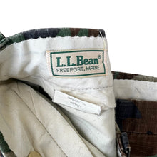 Load image into Gallery viewer, Vintage Camo L.L. Bean Pants

